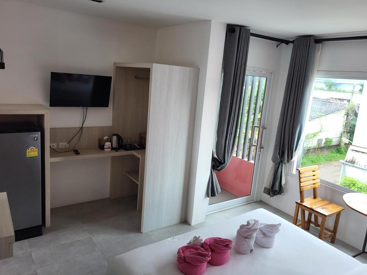 קו לנטה Pinky Hotel By Kanchana (Adults Only) מראה חיצוני תמונה